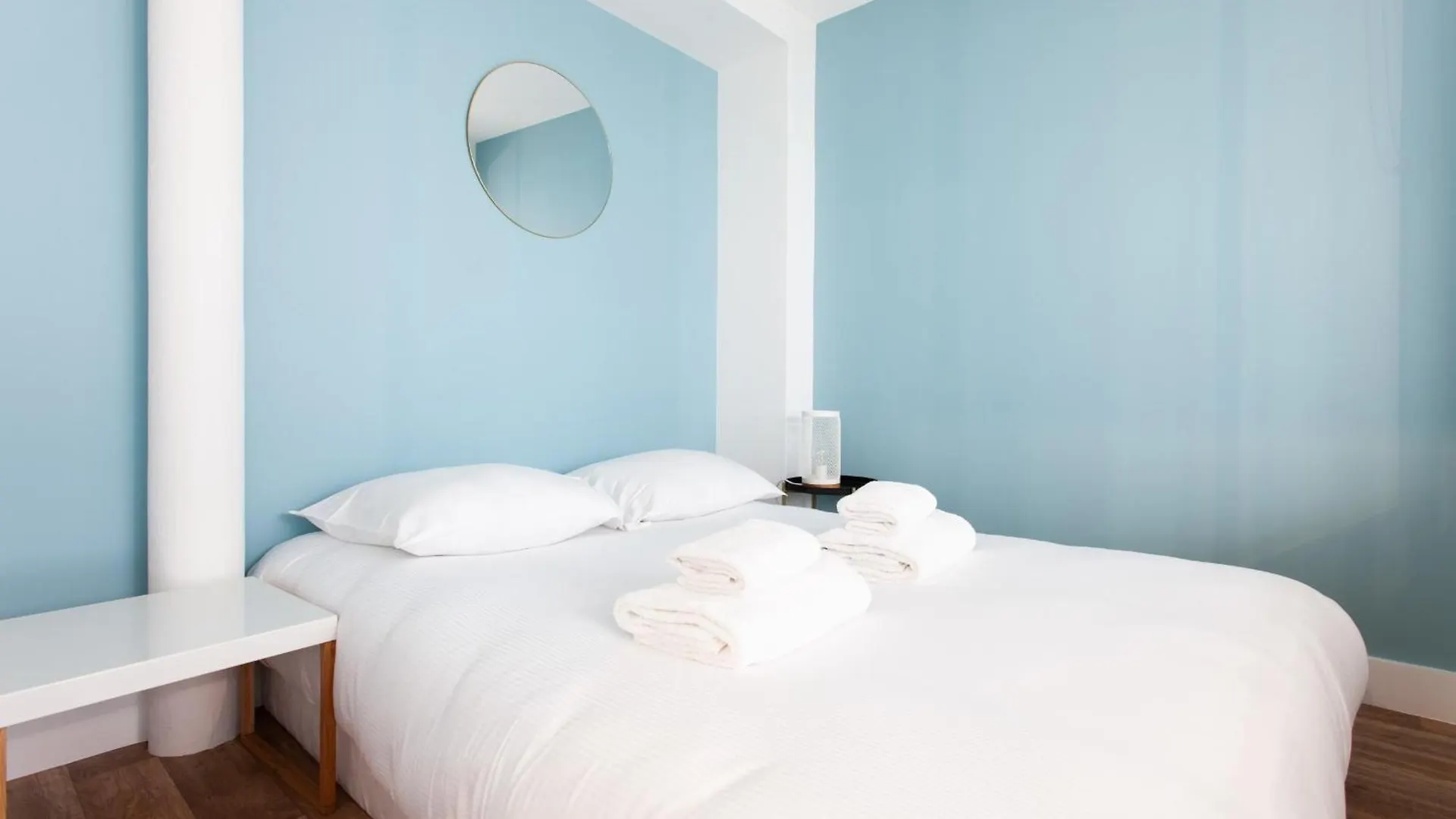 Luminous And Design Close To The Sacred Heart Parijs Appartement
